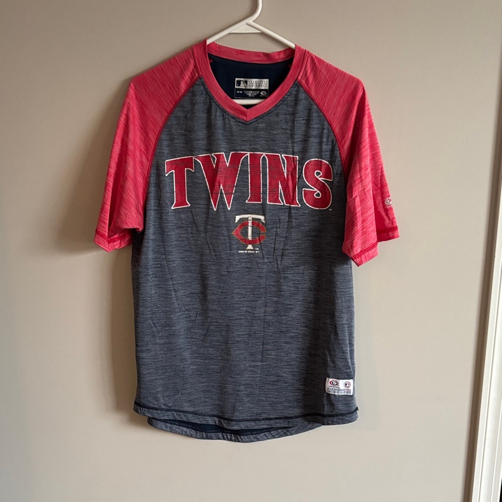 Minnesota Twins Gray Tee with Red Raglan Sleeves - Picture 1 of 4